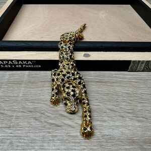Jaw Dropping Rare Elegant Vintage Rhinestone and Gold Tone Leopard Brooch